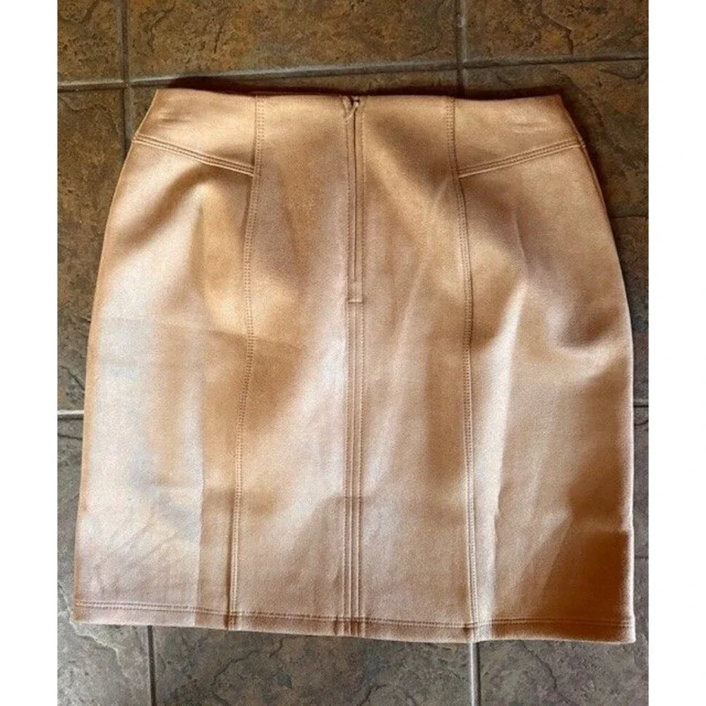 White House Black Market Womens Camel Tan Brown Faux Suede Mini Skirt Size 2 EUC